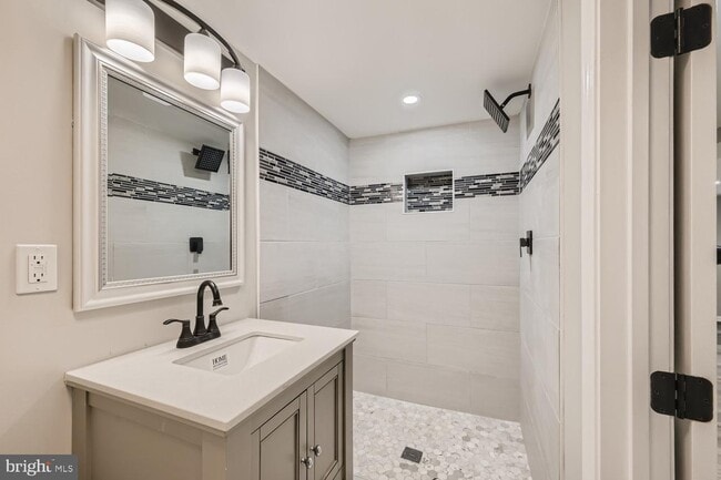 4111 Sunnyside Ave unit Basement Apartment, Baltimore, MD 21215 - photo 4