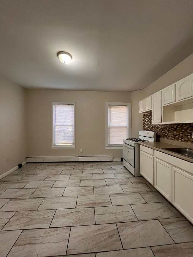 138 Fulton Ave Unit 1, Jersey City, NJ 07305