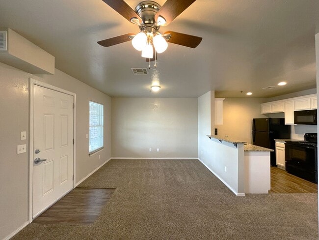 2442 NW 39th St unit 204, Oklahoma City, OK 73112 - photo 4