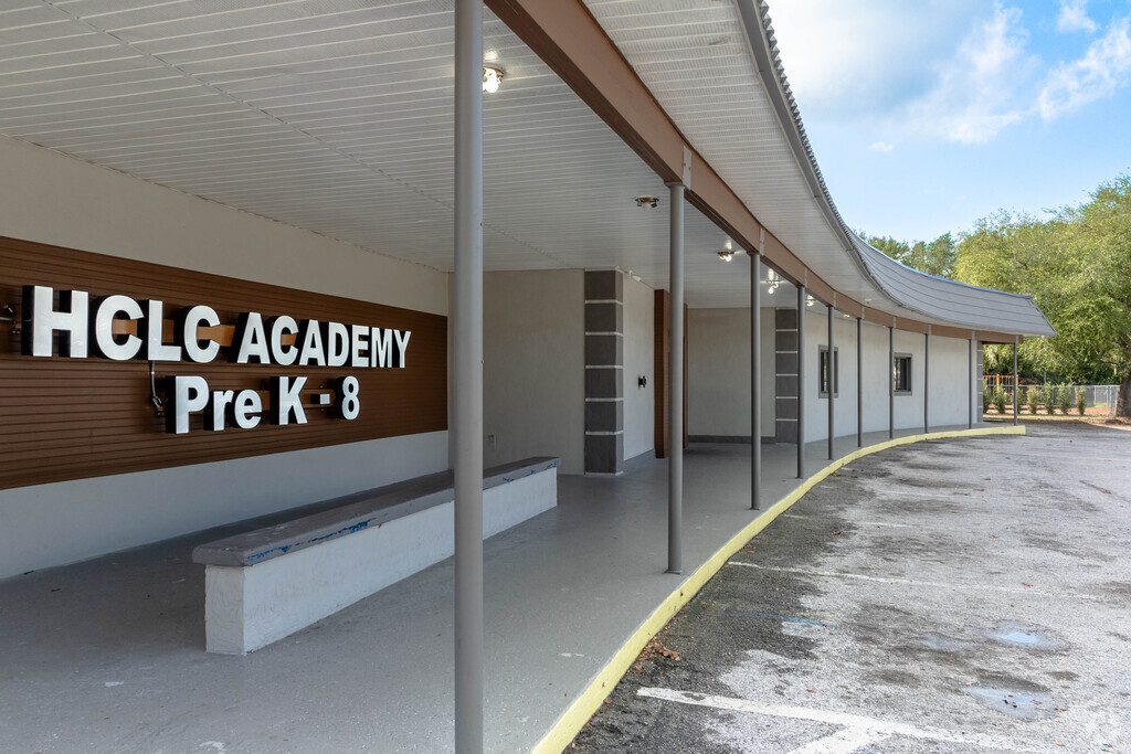 Head of the Class Learning Academy is nationally accredited private school in Lakeland, FL.