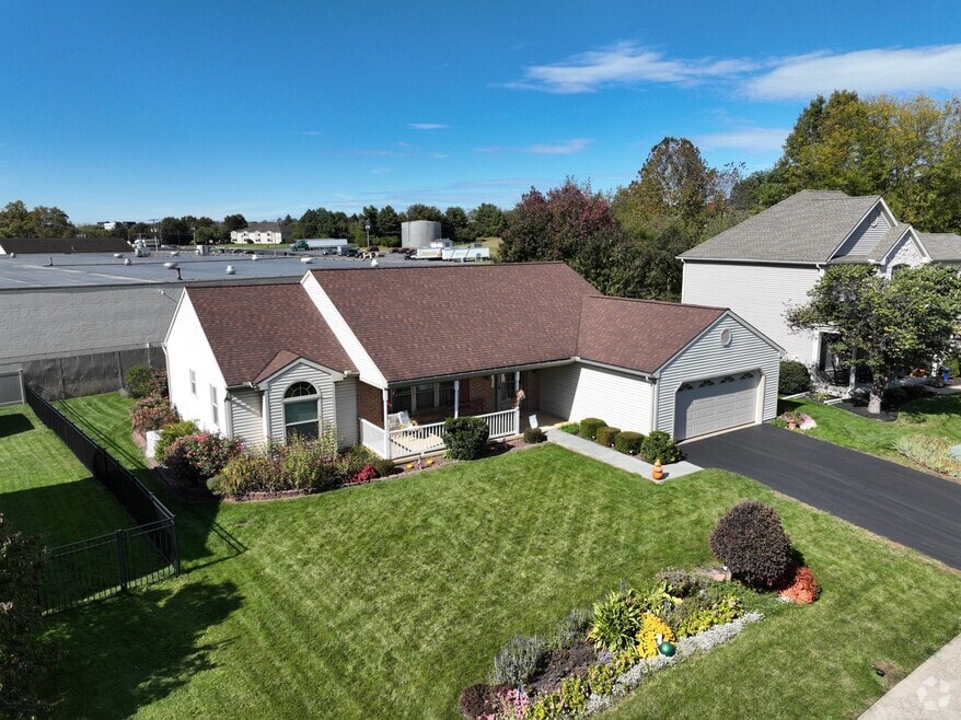 35 Duffield Dr, Lititz, PA 17543 - photo 2