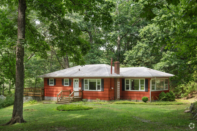 Intimate inland ranches offer serene views of the woods and privacy on Shelter Island.