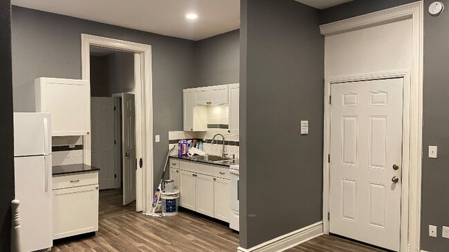 206 Carlisle St unit 1, Hanover, PA 17331 - photo 2