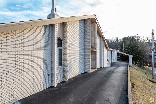 Drive up to Praise Christian Academy and come on in.