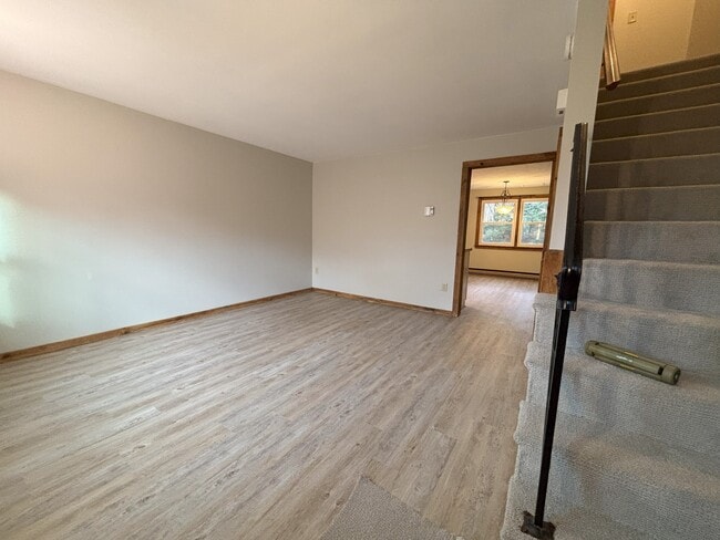 2 Linda Ln, Stratham, NH 03885 - photo 4