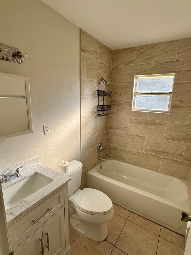 77 2nd St unit 77, Fort Myers, FL 33907 - photo 6