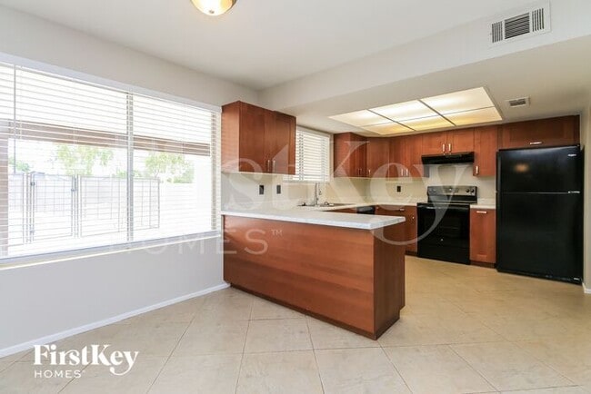 3350 S George Dr, Tempe, AZ 85282 - photo 4