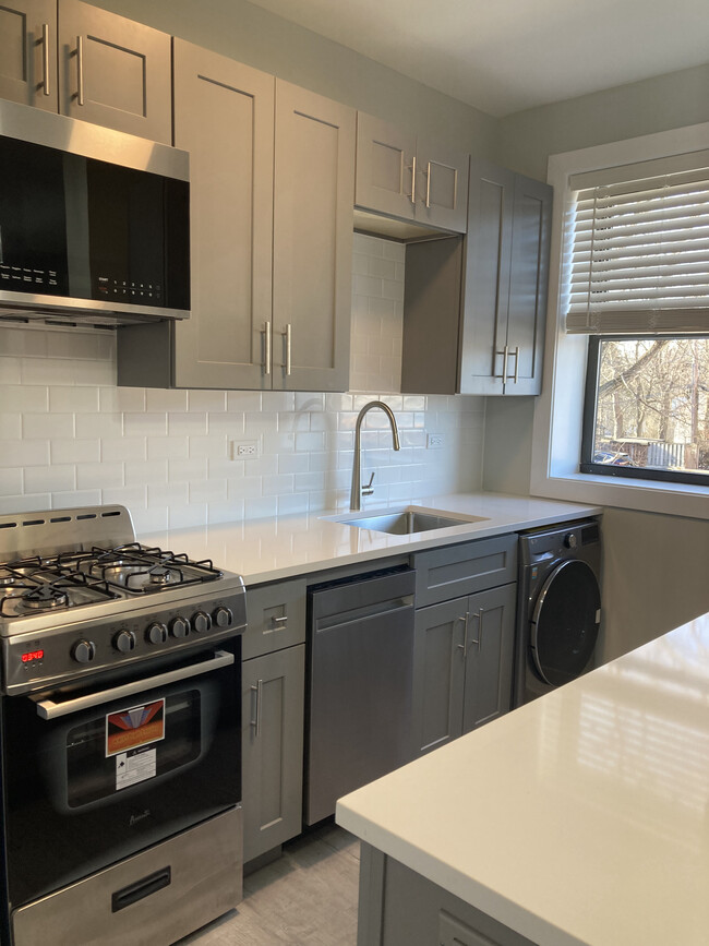 372 Hazel Ave Unit D6, Glencoe, IL 60022