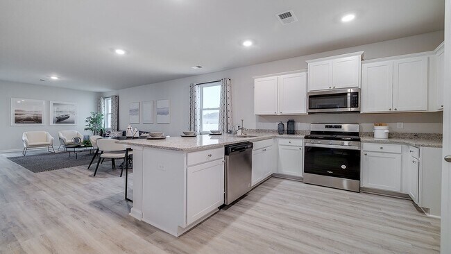 204 Lakeside Dr, Port Wentworth, GA 31407 - photo 7