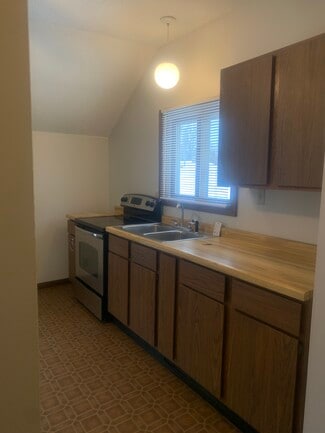 210 N Sophie St Unit B, Bessemer, MI 49911
