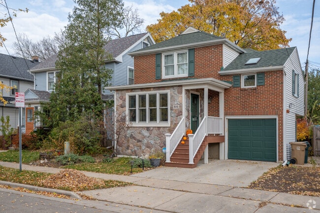 Single family homes are available in Atwood.