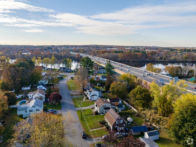 The neighborhood of Downtown Methuen has close access to highway 93