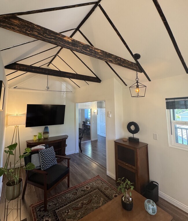 1623 Campus Rd unit B - Fully Furnished, Los Angeles, CA 90041 - photo 5