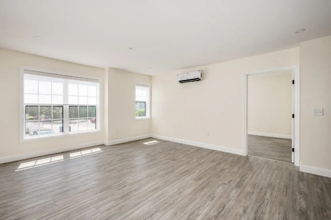 725-727 Central Ave unit 103, Dover, NH 03820 - photo 5