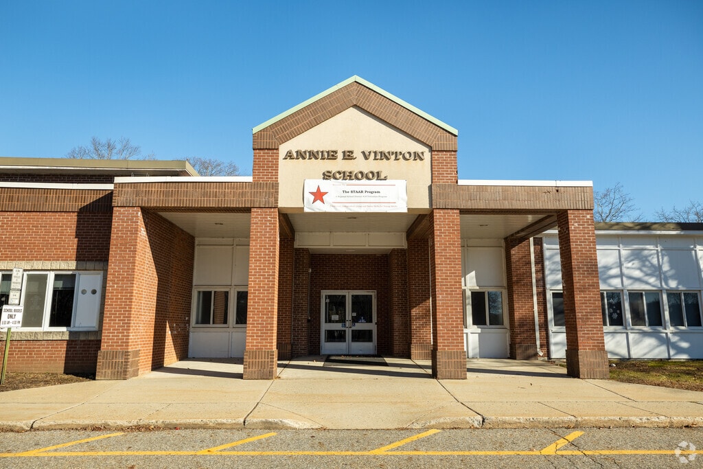 Annie E. Vinton School provides education in Mansfield Center, CT. .