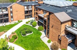5200 S Tuckaway Blvd Unit 250C, Greenfield, WI 53221