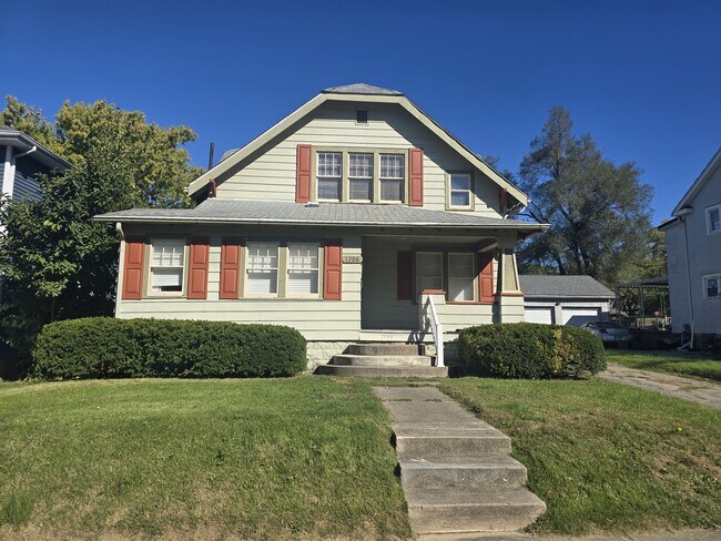 1206 E 8th St unit 3, Anderson, IN 46012 - photo 2