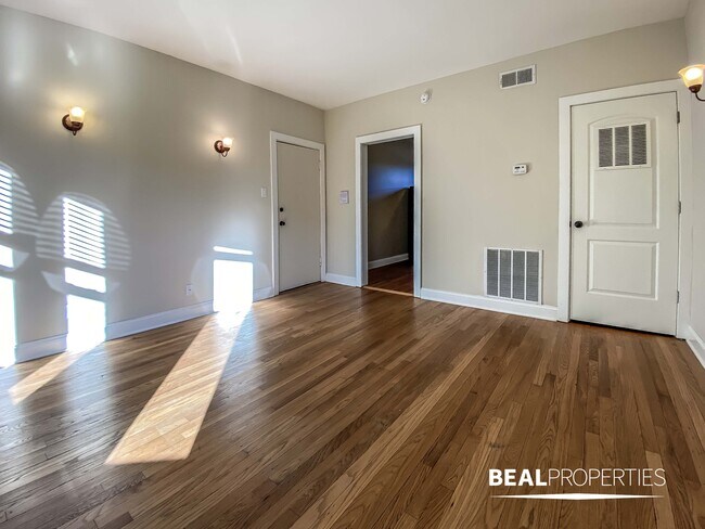 4038 N Ashland Ave unit S, Chicago, IL 60613 - photo 5