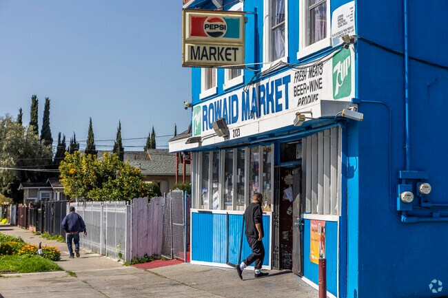 Webster is full of neighborhood markets and grocery stores.