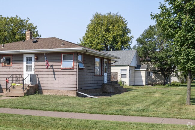 Allouez-Itasca housing is an affordable alternative close to Duluth and Superior Downtowns.