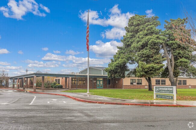 North Marion Intermediate School campus in Aurora, OR.