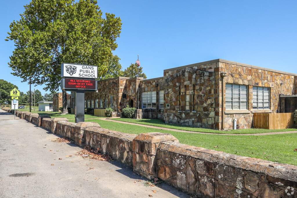 Gans High School is part of a small public district in Gans, OK, serving about 370 students.
