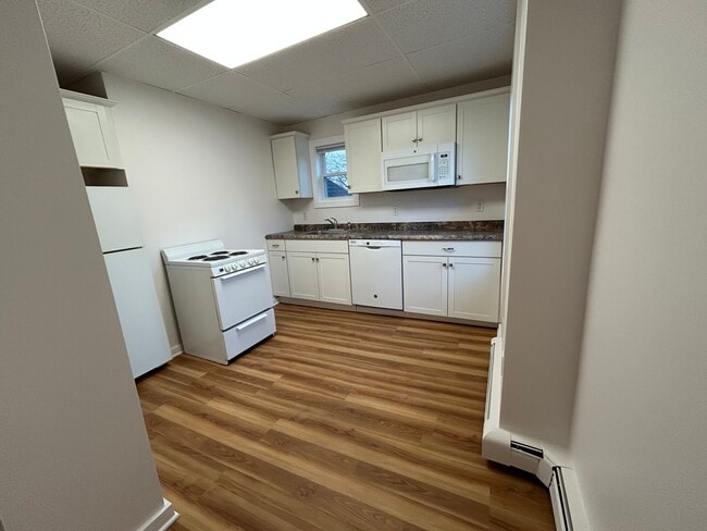 12 Everett St unit 12, Plainville, MA 02762 - photo 2