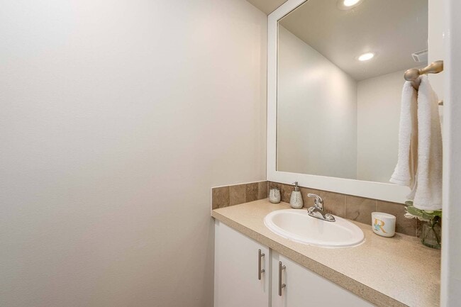 The Regent at Bellevue Way Apartments, Bellevue, WA 98004 - photo 3