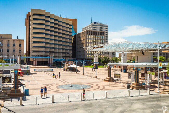 North Valley is situated next to the Rio Grande and 7 miles from downtown Albuquerque, the state’s largest city.