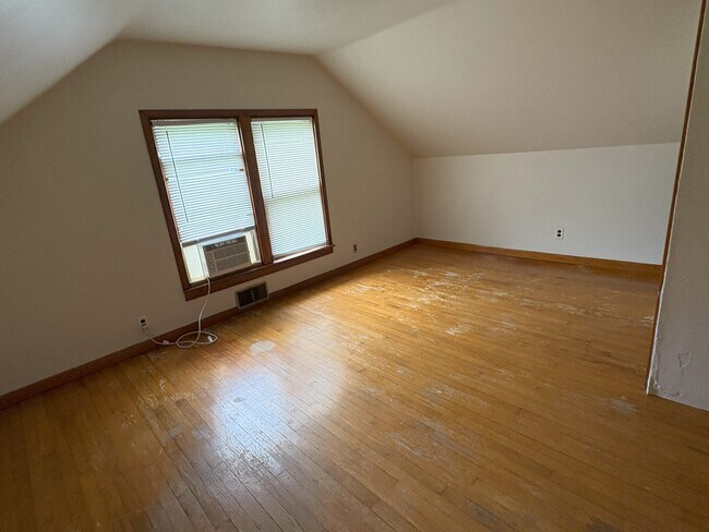 1116 E Davenport St, Iowa City, IA 52245 - photo 7