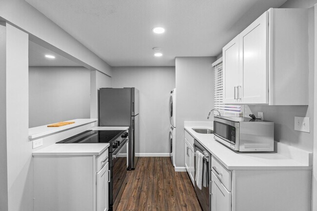 Harbor View, Groton, CT 06340 - photo 4