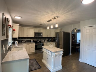 24566 SW 11th Rd, Newberry, FL 32669