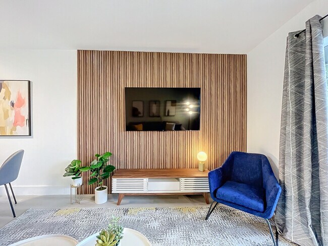 1401 SE 15th St unit ID1224050P, Fort Lauderdale, FL 33316 - photo 2