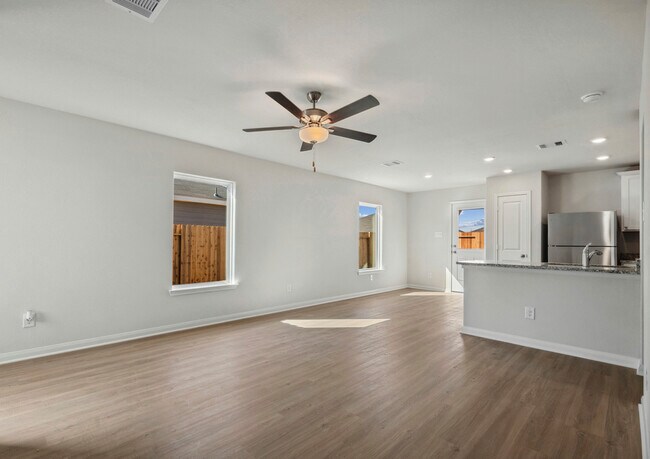 305 Fastboy Ln unit 37002089, Waller, TX 77484 - photo 2