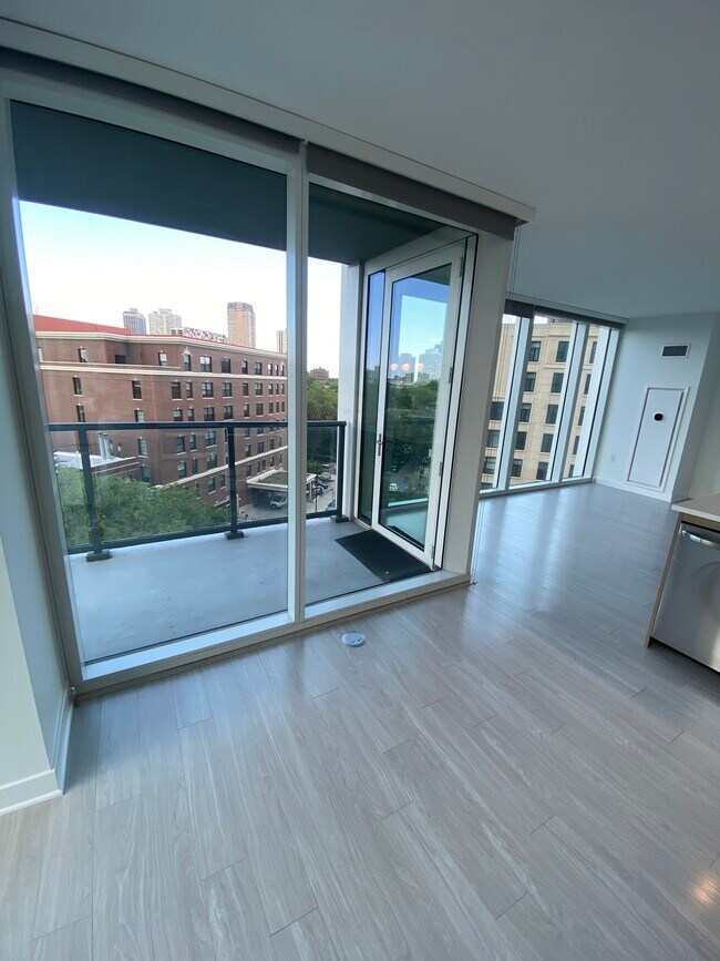 2369 N Lincoln Ave unit 1113, Chicago, IL 60614 - photo 4