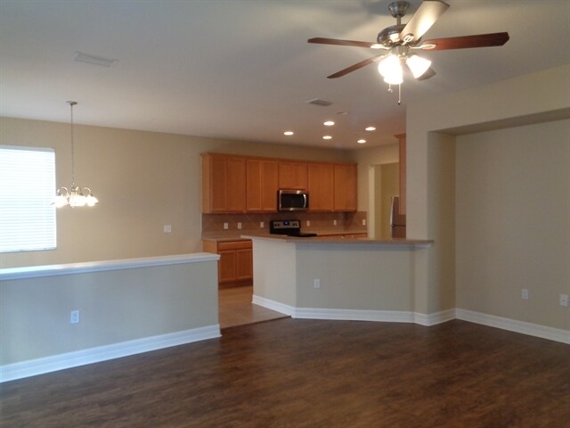 11125 Running Pine Dr, Riverview, FL 33569 - photo 6