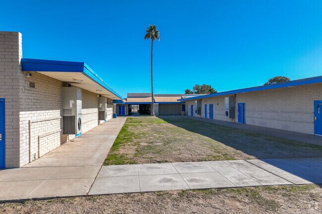 Education at Sacaton Middle in Pinal County focuses on creativity and critical thinking.