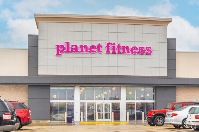 Keep in shape at Planet Fitness just minutes away from Bedford Park.