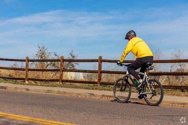 The Knolls is a very active community that is perfect for cyclists, runners, and walkers.