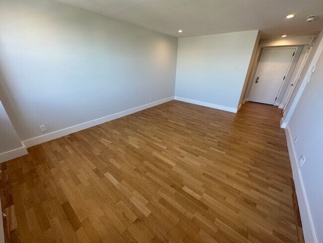447 E 8th St unit 3, Boston, MA 02127 - photo 4