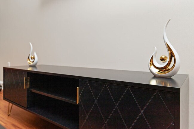 702 E Ferry St unit ID1228685P, Detroit, MI 48202 - photo 4