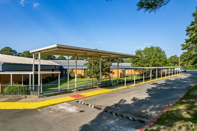 Western Hills Elementary School Westwood Pecan Lake is a wonderful place to learn.