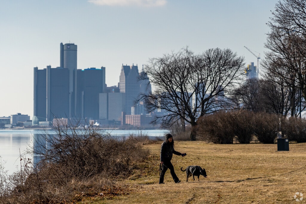 8900 E Jefferson Ave Unit 520, Detroit, MI 48214 MLS 20240076302