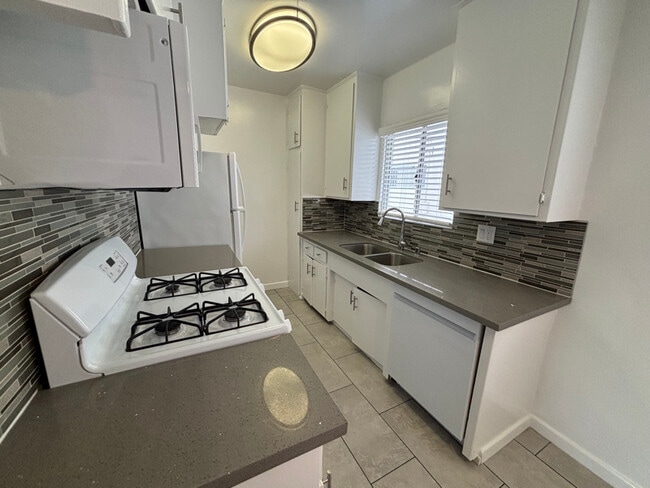 3313 Artesia Blvd, Torrance, CA 90504 - photo 5