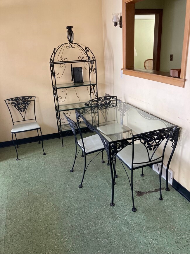 210 S 16th St unit Duplex, Saint Joseph, MO 64501 - photo 3