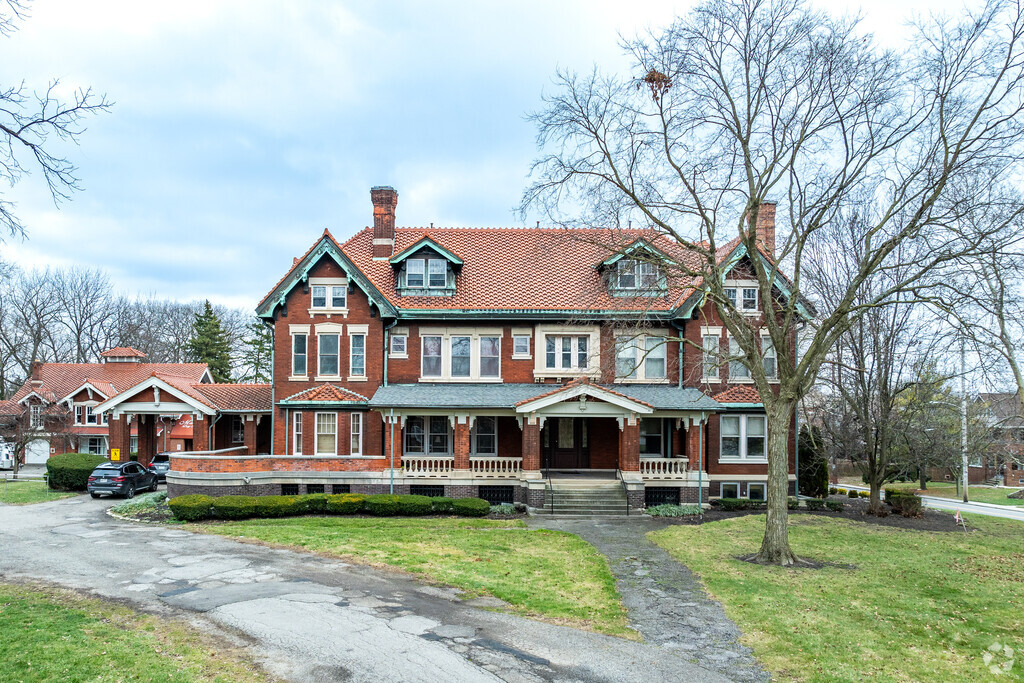 Mansion Day School is located  in Woodland Park, Columbus Ohio.