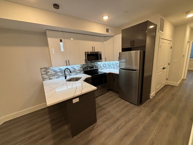 713 N 42nd St unit 1, Philadelphia, PA 19104 - photo 3