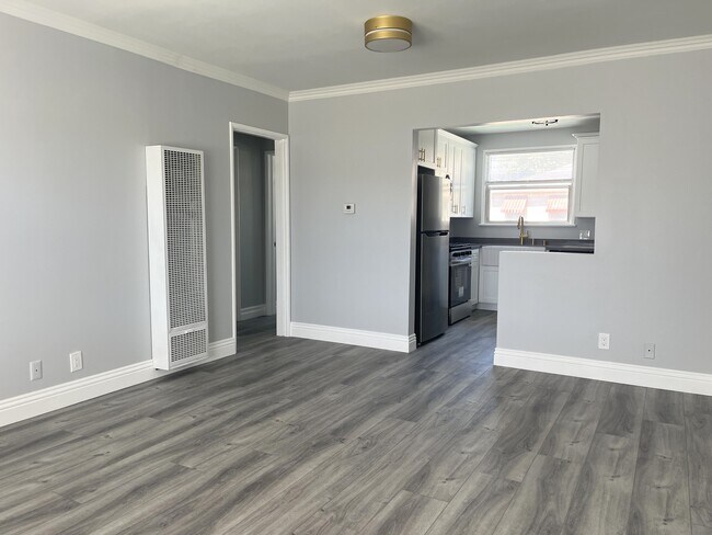 5444 Colfax Ave unit 3, North Hollywood, CA 91601 - photo 2