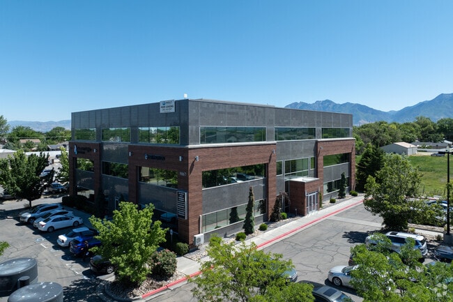 Mountain Heights Academy is located in the West Jordan neighborhood.