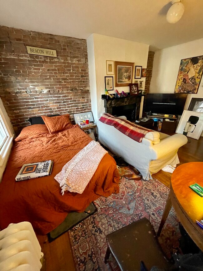 58 S Russell St Unit 2, Boston, MA 02114